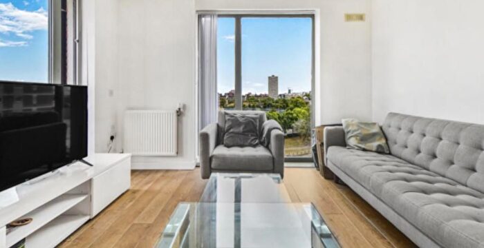 2 Bedroom Flat To Rent In Ben Jonson Road, Stepney Green, London, E1