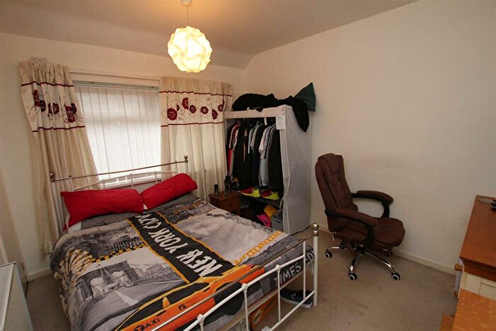 3 Bedroom Terraced House For Sale In Chipping Road, Bolton, BL1