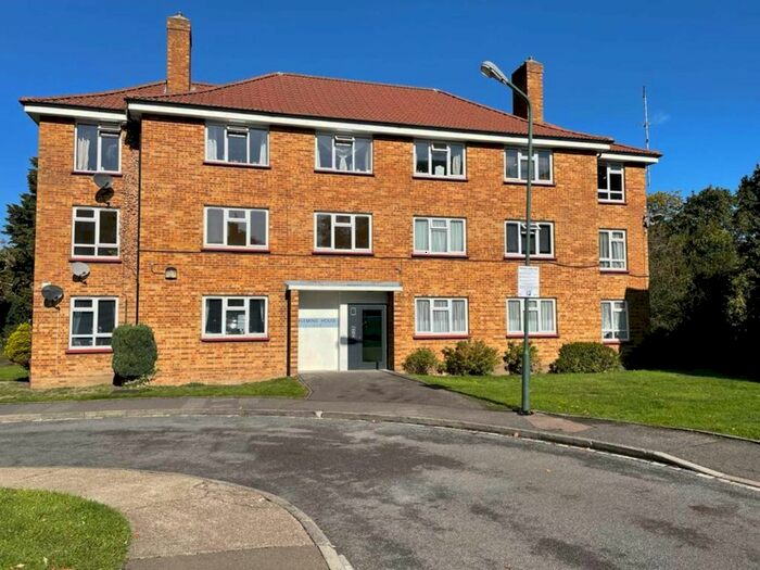 2 Bedroom Flat To Rent In Fleming House, Abbey Wood, SE2