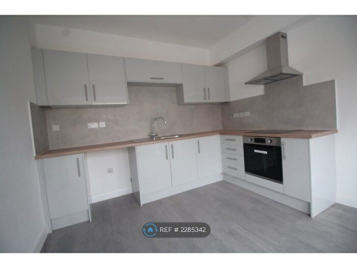3 Bedroom Flat To Rent In Melton Road, Leicester, LE4