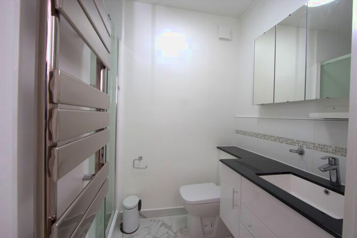 Studio To Rent In Willoughby Road, London, N8