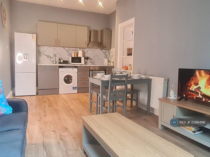 3 Bedroom Flat To Rent In Restalrig Road South, Edinburgh, EH7