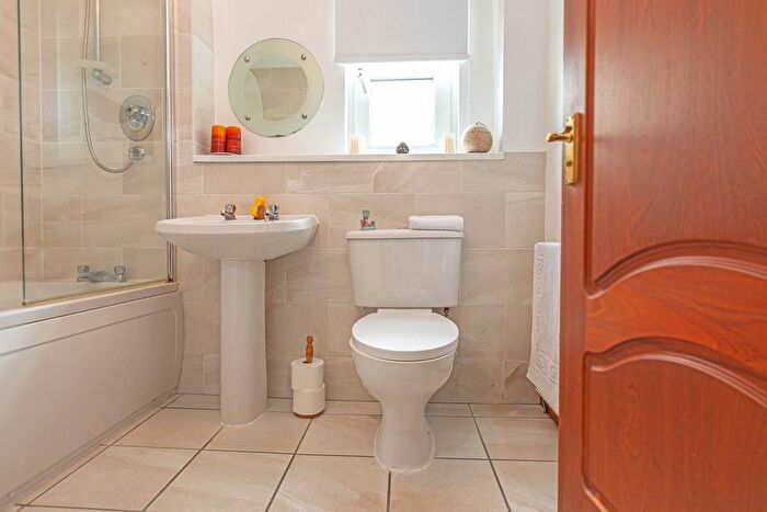 2 Bedroom Flat For Sale In Main Street, Crossgates, Cowdenbeath, KY4