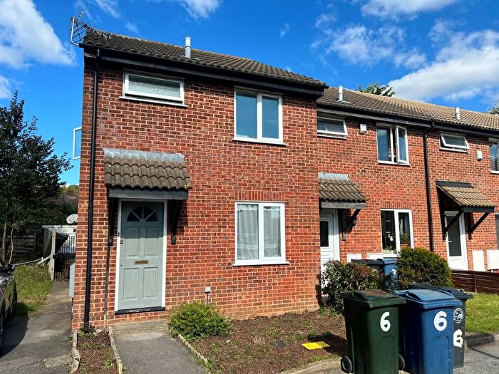 3 Bedroom End Of Terrace House To Rent In Redhouse Close, High Wycombe, HP11