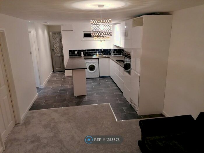 2 Bedroom Flat To Rent In Granary Court, Dunmow CM6