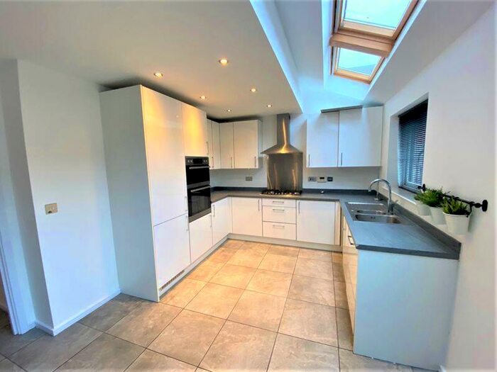 3 Bedroom Semi-Detached House To Rent In Bugle Close, Salford, M7