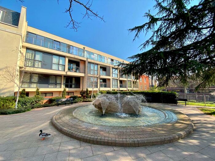 2 Bedroom Apartment To Rent In Chapel Wharf, Maidenhead, SL6