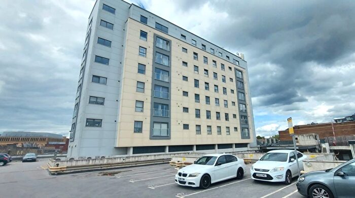 3 Bedroom Flat For Sale In Broadway, Peterborough, PE1
