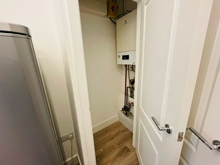 1 Bedroom Flat To Rent In Rita Rd, London, SW8