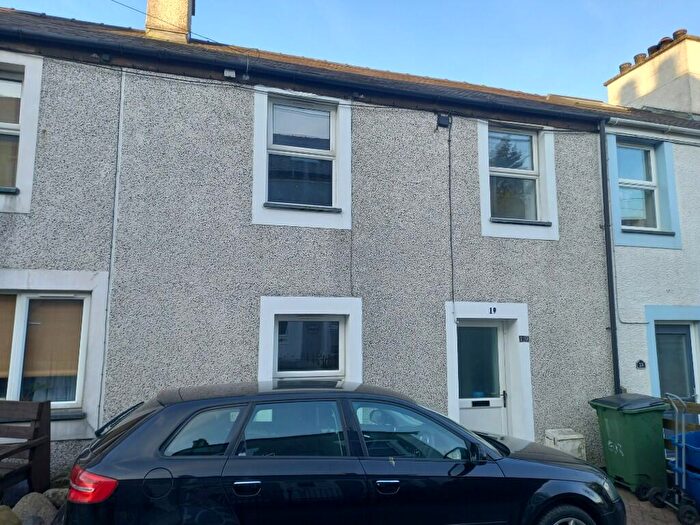 3 Bedroom Terraced House For Sale In Bethesda, LL57