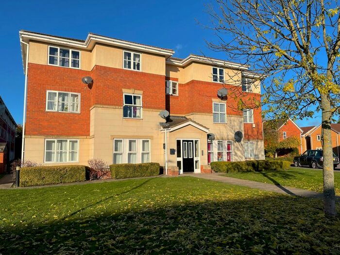 2 Bedroom Flat To Rent In Gillespie Close, Bedford, MK42