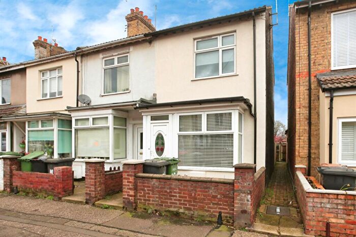 3 Bedroom End Of Terrace House For Sale In Belsize Avenue, Peterborough, PE2