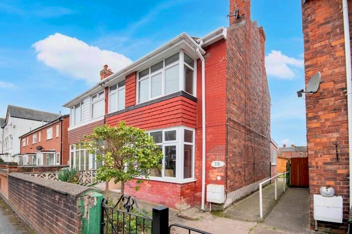 3 Bedroom Semi-Detached House To Rent In Queen Street, Retford, DN22