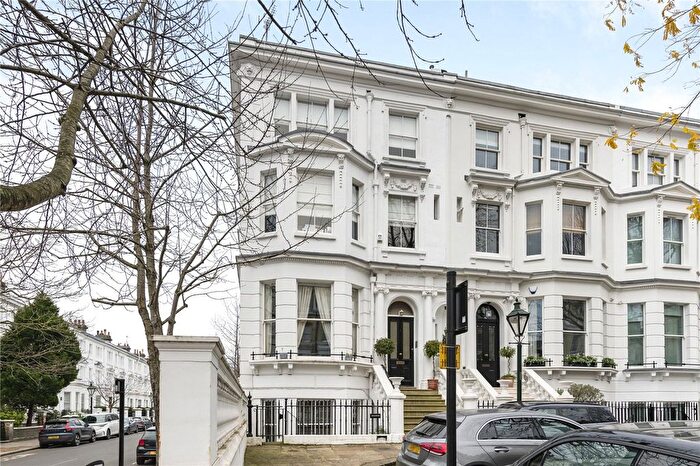 3 Bedroom Flat To Rent In Inverness Gardens, London, W8