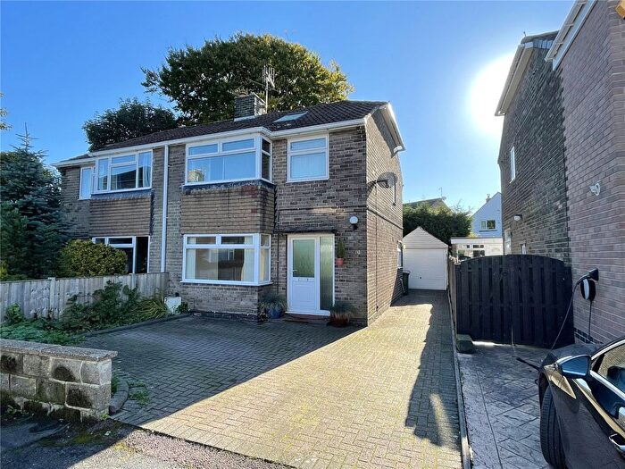 4 Bedroom Semi-Detached House To Rent In Stubley Close, Dronfield, Sheffield, S18