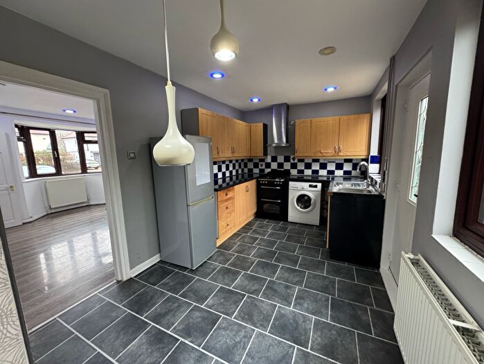 2 Bedroom Semi Detached House To Rent In Molesey Road, Walton-On-Thames, KT12