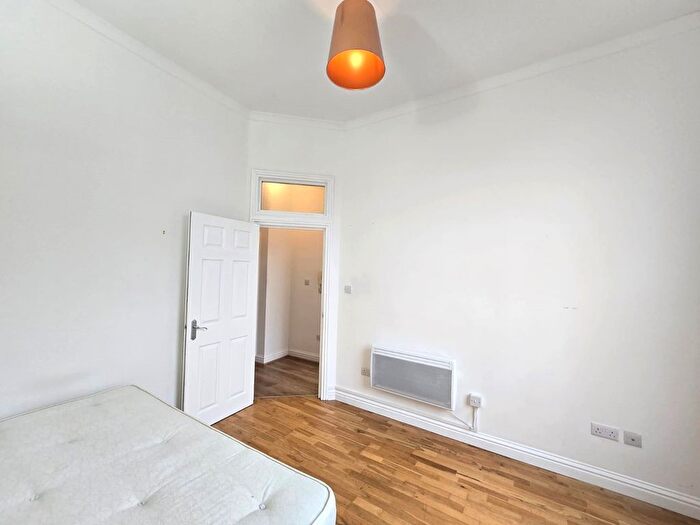 1 Bedroom Flat To Rent In Stoke Newington Road, London, N16