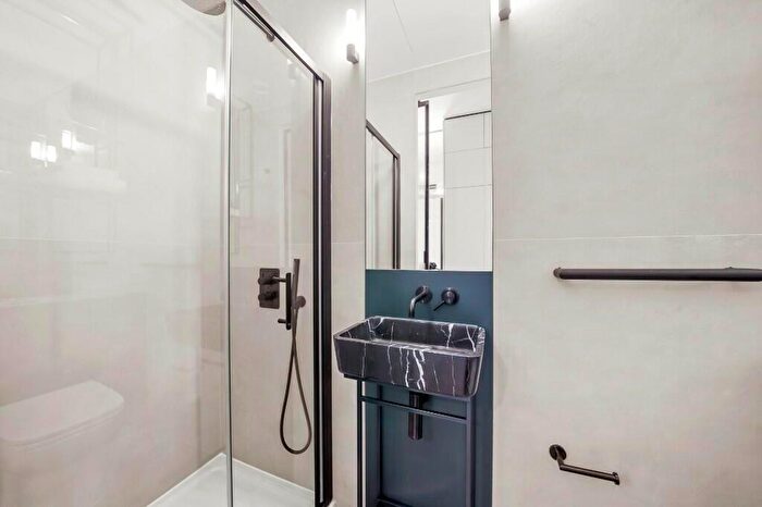 Studio To Rent In Lowlands Road, Harrow, Middlesex, HA1