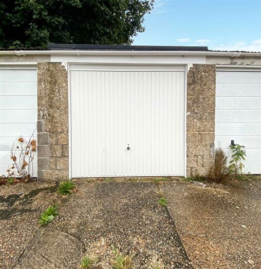 Garage / Parking To Rent In Highfield Road, Salisbury, SP2