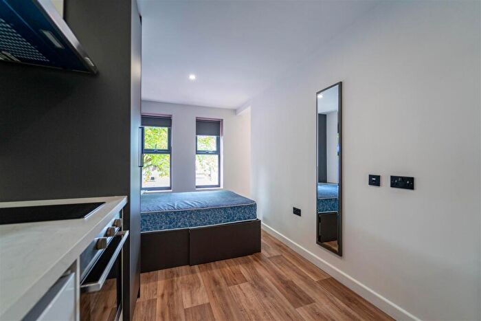 Apartment To Rent In Pershore Road, Stirchley, B30