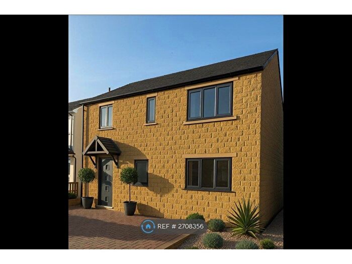 3 Bedroom Detached House To Rent In Moorside Road, Huddersfield, HD5