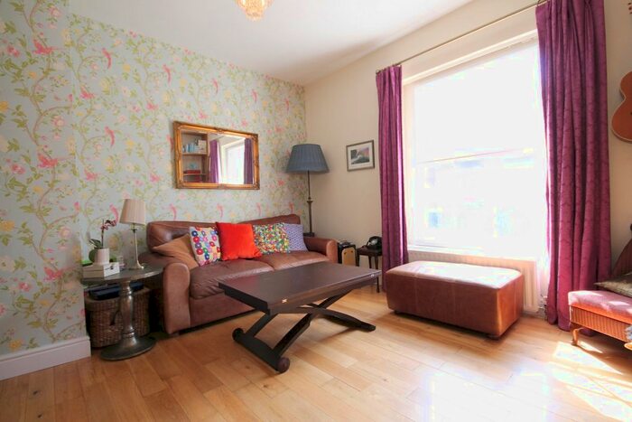 2 Bedroom Flat To Rent In Prince Of Wales Road, Chalk Farm, NW5