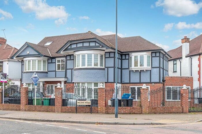 2 Bedroom Flat To Rent In Park Avenue North, Willesden Green, London, NW10