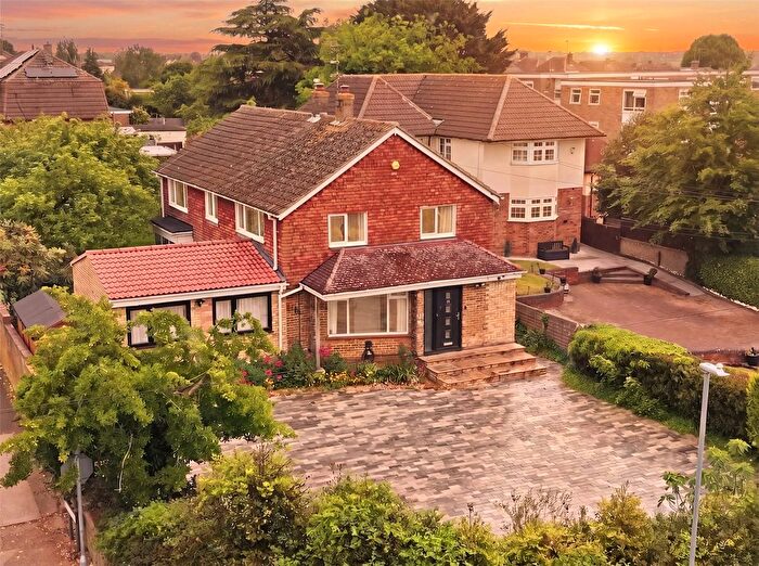 4 Bedroom Detached House For Sale In Patching Hall Lane, Chelmsford, Essex, CM1