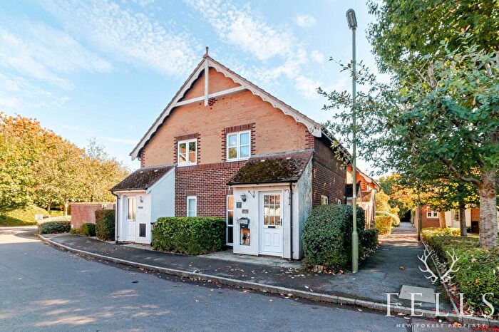 1 Bedroom Terraced House For Sale In Vicarage Gardens, Hordle, SO41