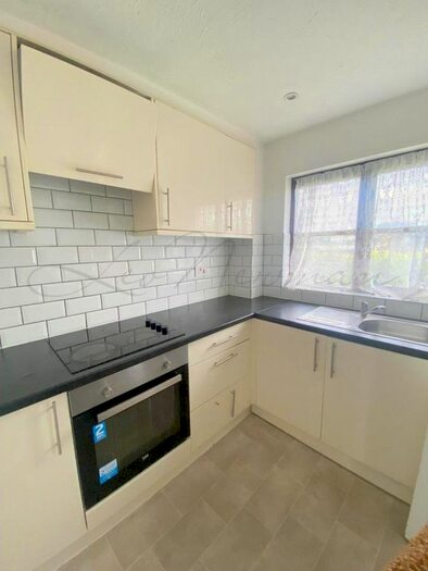 2 Bedroom Flat To Rent In Avonmouth Road, Dartford, DA1
