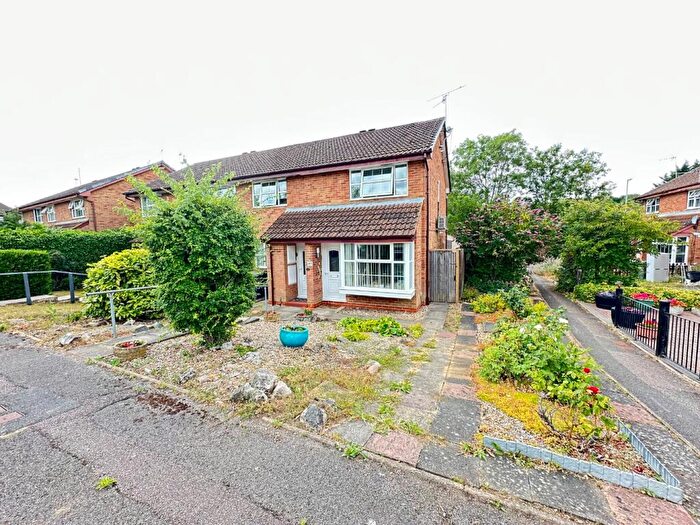 2 Bedroom Ground Maisonette To Rent In Campania Grove, Luton, Bedfordshire, LU3