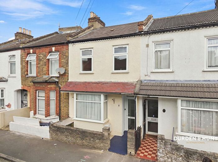 3 Bedroom Terraced House To Rent In Newman Road, London, E13