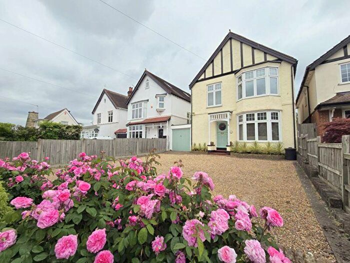 4 Bedroom Detached House For Sale In Bridle Road, Pinner, HA5