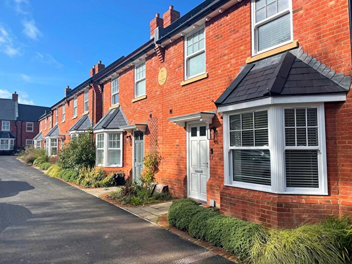 3 Bedroom Semi-Detached House For Sale In Connaught Place, Brockenhurst, SO42