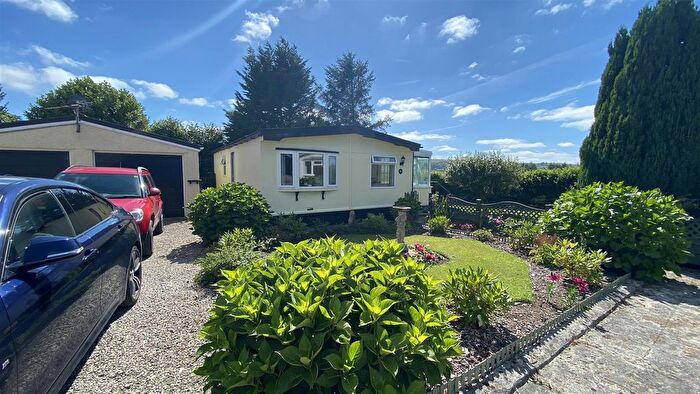 2 Bedroom Park Home For Sale In Congdons Shop, Launceston, PL15