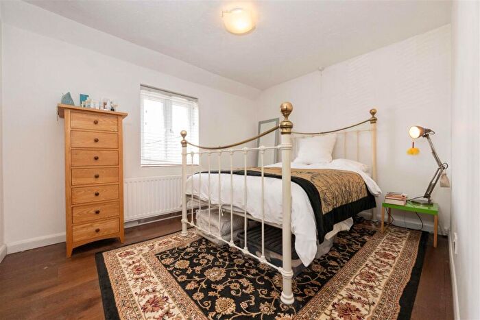2 Bedroom Flat For Sale In Post Office Lane, Corsham, SN13