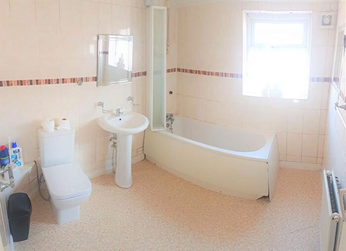 3 Bedroom Semi-detached House To Rent In Hibbert Street, Manchester, M14