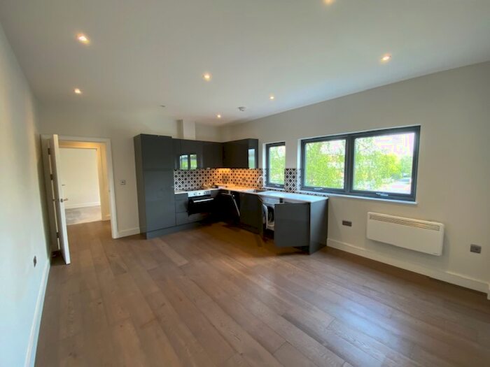 1 Bedroom Flat To Rent In Molly Millars Lane, Wokingham, RG41