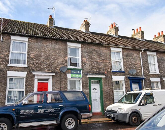 2 Bedroom Terraced House To Rent In South Street, Salisbury, SP2