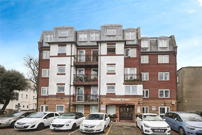 1 Bedroom Flat For Sale In Pleydell Court, Folkestone, CT20