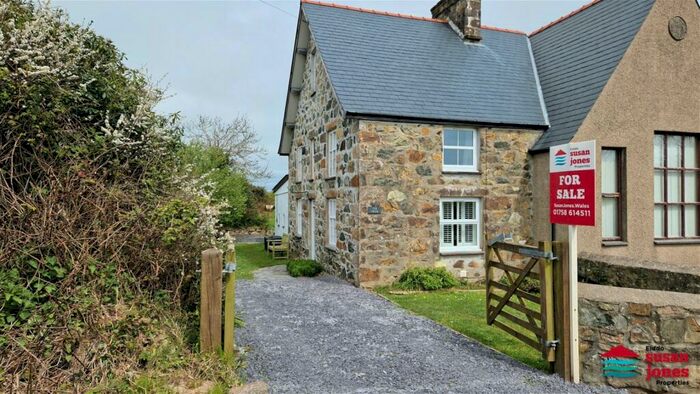 3 Bedroom Semi-Detached House For Sale In Llangwnnadl, Pen Llyn Peninsula, LL53