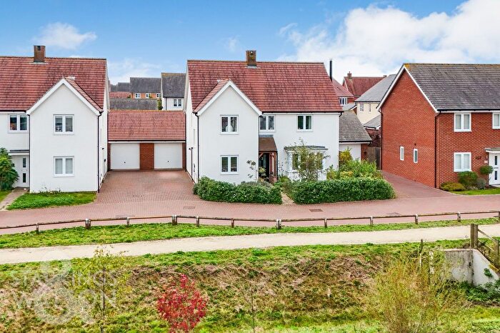 5 Bedroom Detached House For Sale In Hobby Drive, Wymondham, NR18