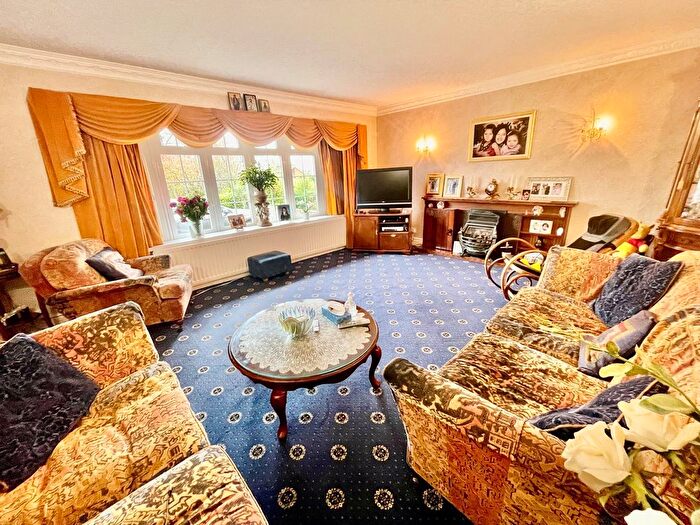 5 Bedroom Detached House For Sale In Cannock Road, Westcroft, Wolverhampton, WV10