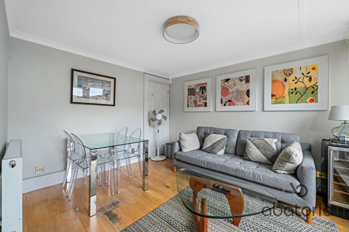 3 Bedroom Maisonette To Rent In St. Anthonys Close, St Katharine Docks, E1W