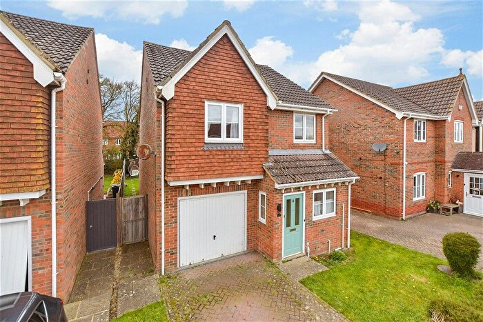 3 Bedroom Detached House For Sale In Haywain Close, Kingsnorth, Ashford, Kent, TN23