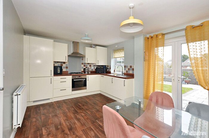 3 Bedroom Mews For Sale In Wisbech Close, Runcorn, WA7