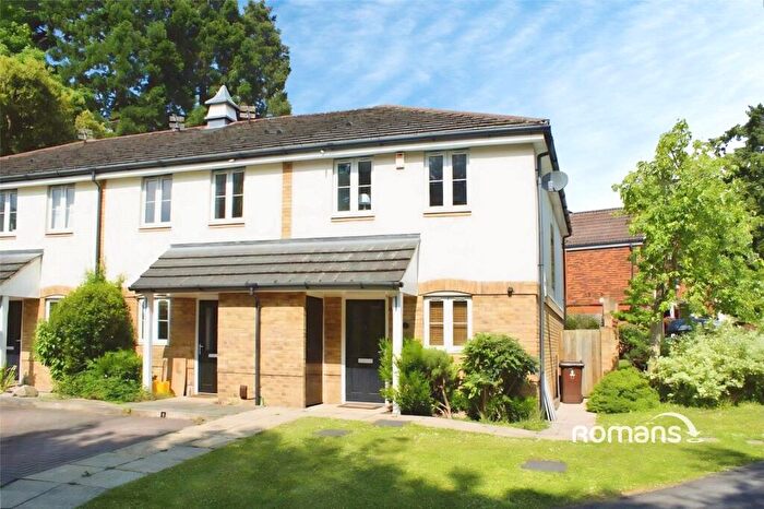 3 Bedroom Terraced House To Rent In Badgers Rise, Woodley, Reading, RG5