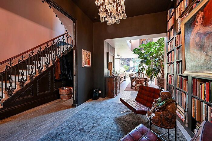 5 Bedroom Terraced House For Sale In Frithville Gardens, Shepherd's Bush, London, W12