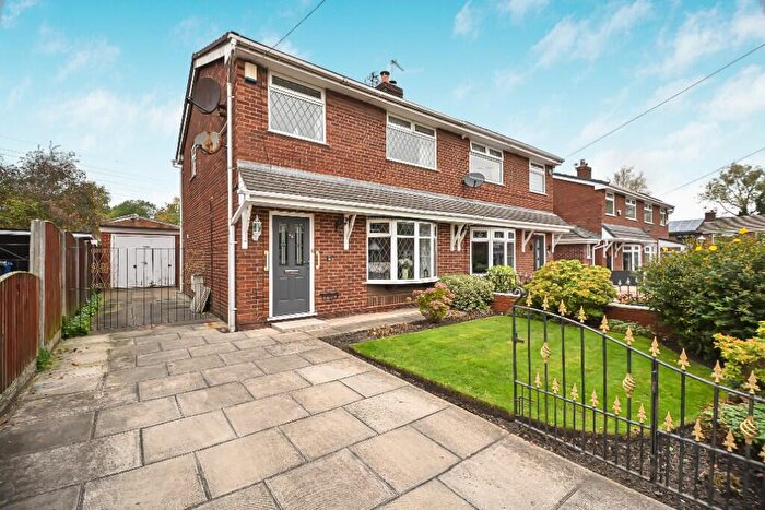 3 Bedroom Semi-Detached House For Sale In Oak Tree Close, M46