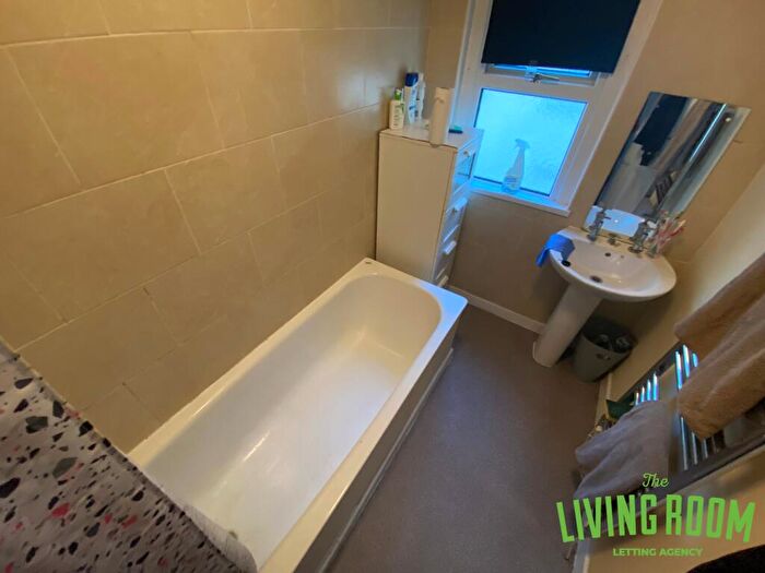 6 Bedroom House To Rent In Mackintosh Place, Roath, Cardiff, CF24